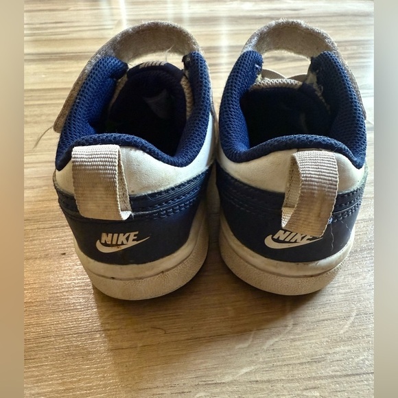 Kids Nike Navy and White Sneakers Size 12C - Picture 7 of 7